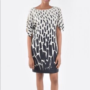 Tahari Black and White Graphic Print Kimono Dress